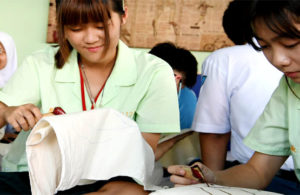 Pelajar Taiwan Coba Membatik