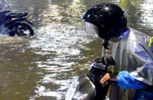 Banjir di Jl. Mayjen Sungkono