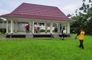 Penyemprotan disinfektan di Kelurahan Pagesangan