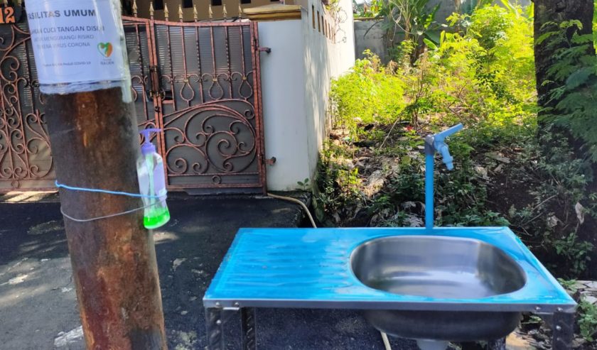 Inisiatif Warga Jakarta Sediakan Tempat Cuci Tangan  