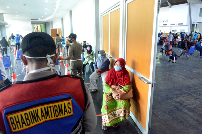 Setelah Chaos, Wajibkan Pemeriksaan Suhu Tubuh - Suara