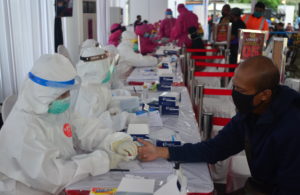 Rapid Test Gratis di Taman Mundu
