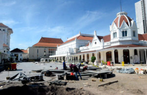Alun-alun Surabaya Terus Dikerjakan