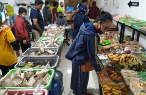 Di Ampel Kembang, yang Nikmat Tak Hanya Es Permen Karet