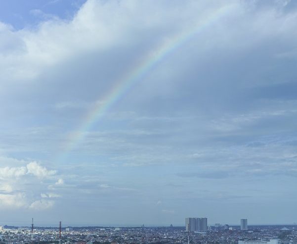 Pelangi Sore Hari di Surabaya