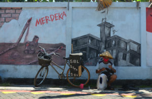 Masih Ada Tukang Sol yang Akan Lewat