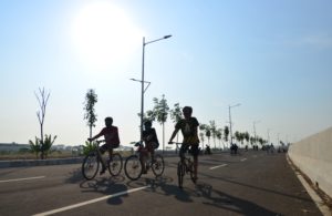 Menunggu Jalan Baru