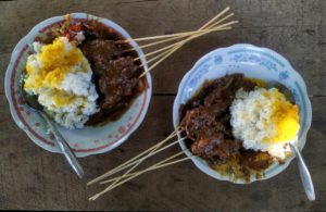 Generasi Ketiga Sate Kelapa Buk Tiara