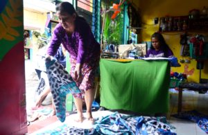 Konveksi Rumahan Dolly Mulai Bangkit