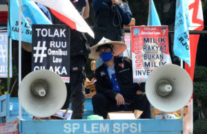 Buruh Tuntut Cabut Omnibus Law