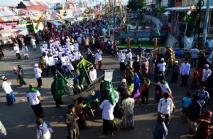 Tradisi Kirab Maulid Warga Pesisir Nambangan Cumpat