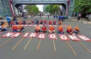 Unjuk Rasa Buruh Jatim Jelang Penetapan UMK 2021