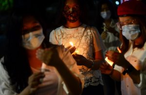 Lilin Solidaritas untuk Pahlawan Sepanjang Masa