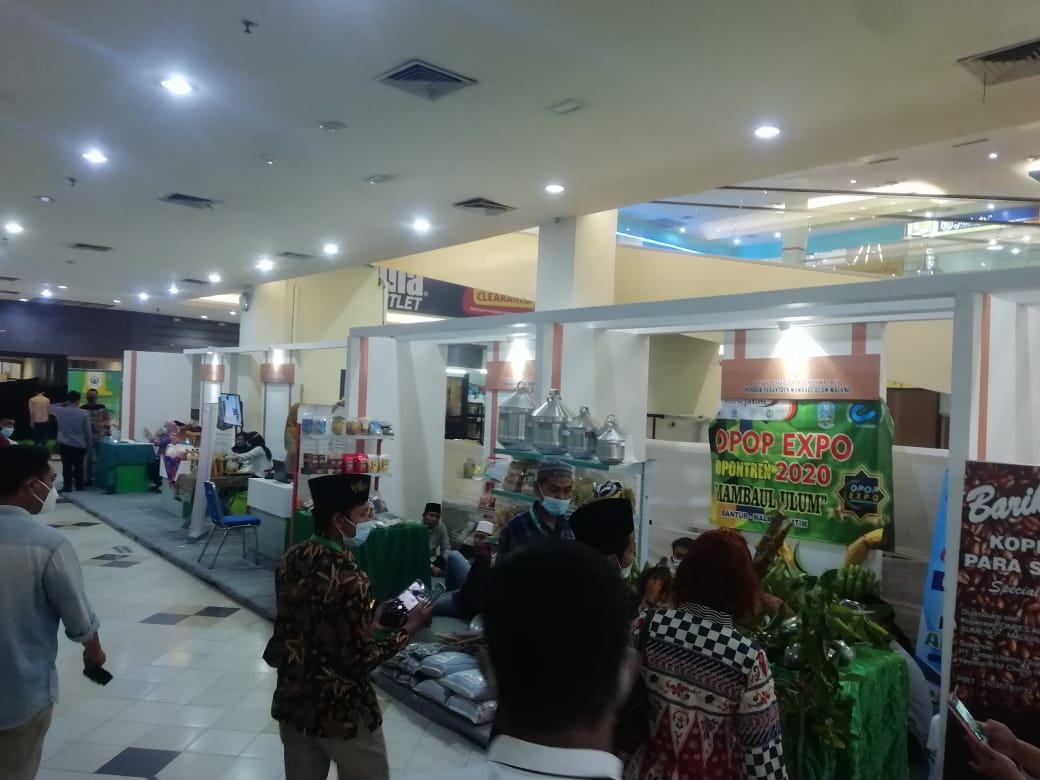 Buka OPOP Expo, Khofifah Dorong Indonesia Jadi Eksportir Makanan Halal Terbesar Dunia