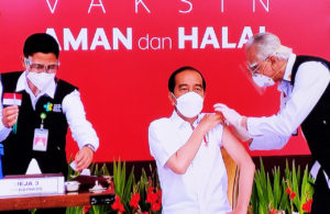 Jokowi Divaksin Covid-19 Pertama Program Vaksinasi Nasional