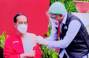 Jokowi Presiden Divaksinasi Covid-19 Tahap II