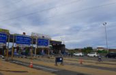 Pagi ini (28/1) di Gate Tol Dupak 3 hanya kendaraan Gol 1 yang boleh melintas.