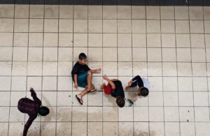 Main Hujan ala Anak Perkotaan