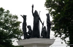 Menunggu Monumen Mastrip Baru