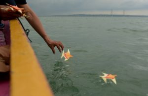 Ci Suak, Melarung Sial di Pengujung Tahun