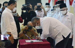 Penandatanganan Kepengurusan PMI Surabaya 2021 – 2026
