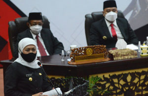 Gubernur Jawa Timur Hadiri Sertijab Walikota Surabaya