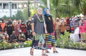 Fashion Show ala Pejabat Pemkot Surabaya