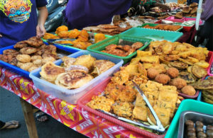 Berburu Takjil di Ampel Kembang