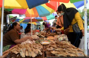 Ikan Asap, Oleh-oleh Primadona Kenjeran