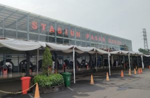 Hari Pertama Larangan Mudik Lebaran di Stasiun Pasar Senen: Sepi