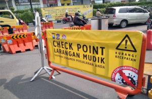Masih Dilakukan Penyekatan di Bundaran Waru