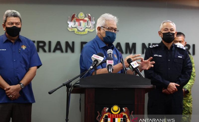 Malaysia Kerahkan 55.000 Polisi Selama Full Lockdown ...