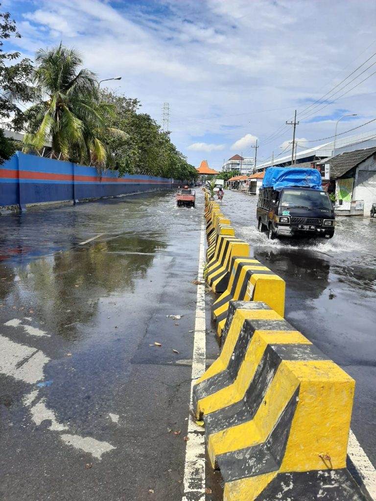 Waspada Banjir Rob di Wilayah Pesisir Jatim  Suara Surabaya