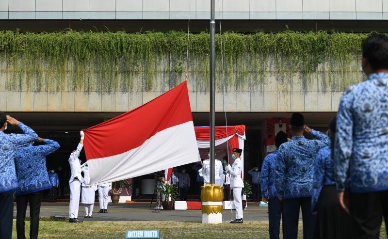 upacara-hari-pahlawan-di-kemendikbud