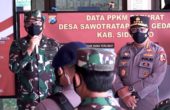 panglima-tni-dan-kapolri-kunjungi-pos-ppkm-mikro-desa-sawotratap-sidoarjo