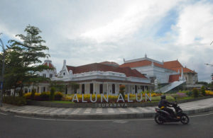 Alun-alun Indah yang Sepi