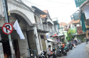 Bendera Putih, Menyerah pada PPKM