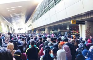 Antre Vaksin di T2 Juanda