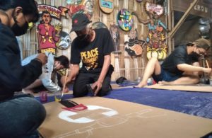Workshop Wayang Kardus yang Sederhana