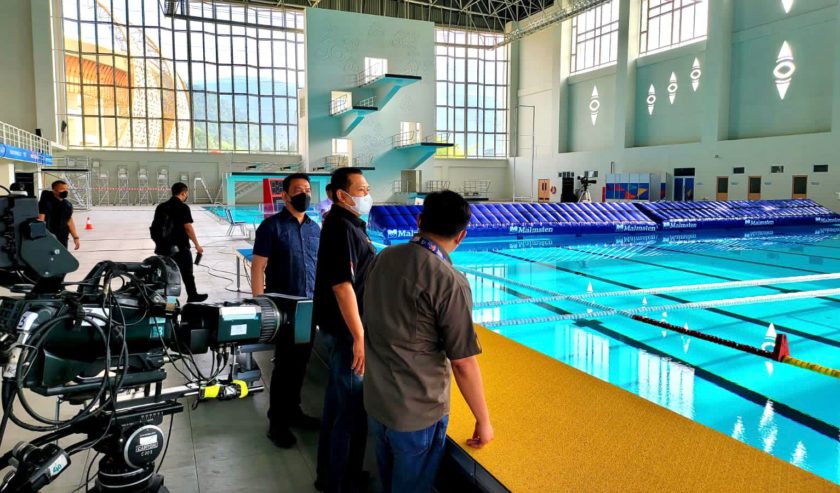 bambang-soesatyo-meninjau-stadion-aquatic