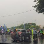 Suasana Demo Depan Taman Pelangi Surabaya