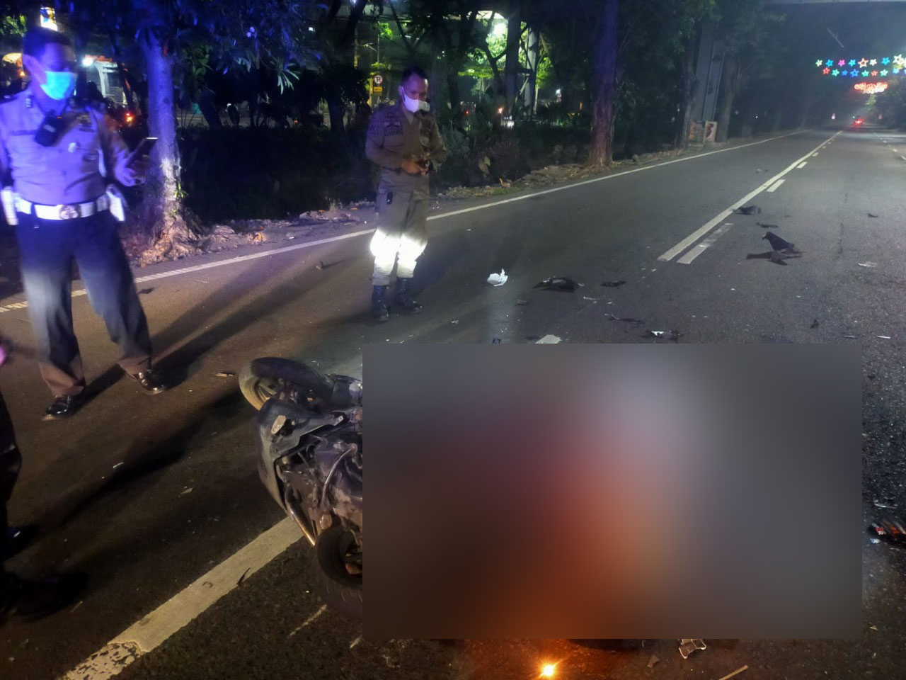 Pemuda Meninggal Usai Tabrak Truk di Ahmad Yani Surabaya Minggu Dini