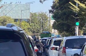Sore yang Macet di Raya Nginden