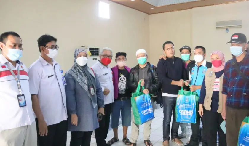 50 PMI Bermasalah yang Dideportasi dari Malaysia Tiba di Surabaya Jawa Timur