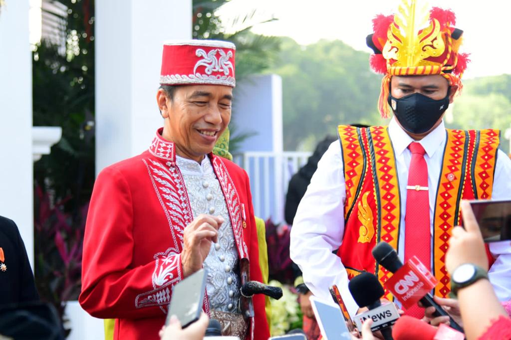 Presiden Pakai Baju Adat Buton pada Upacara 77 Tahun Kemerdekaan Indonesia