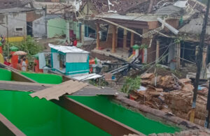 Ratusan Rumah Hancur Akibat Puting Beliung