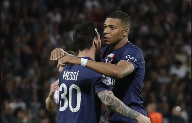 Duet Mbappe dan Messi Antarkan PSG Taklukkan Ajaccio 3-0 - Suara Surabaya