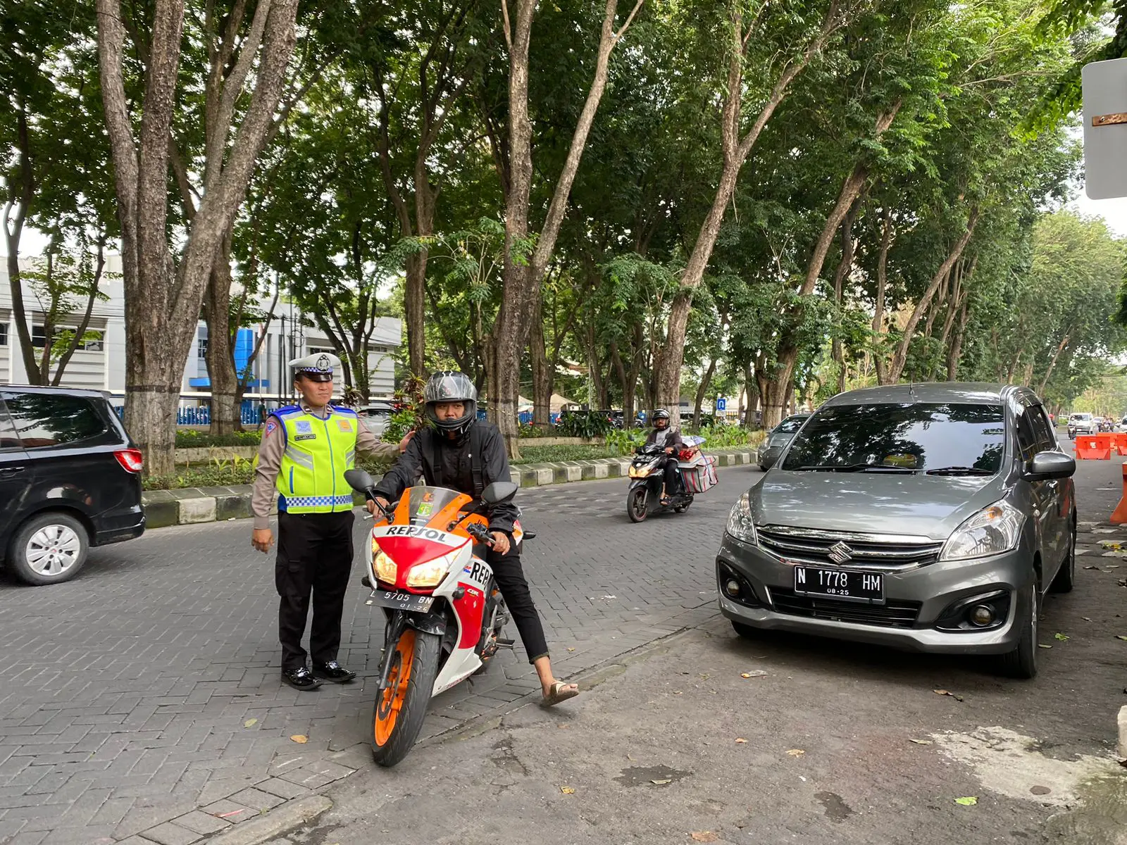 Marak Curanmor, Polsek Tenggilis Surabaya Persilahkan Warga Titip Kendaraan Selama Mudik 3