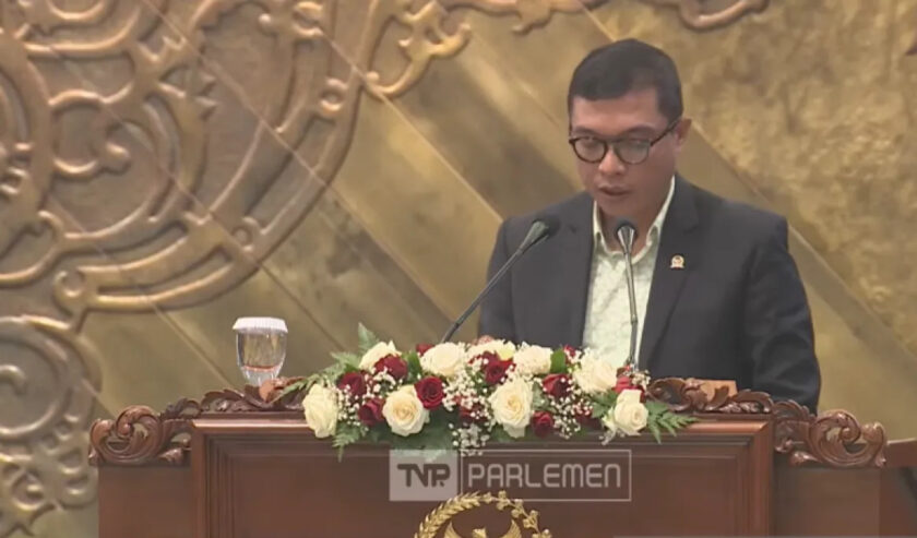 Achmad Baidowi Wakil Ketua Baleg DPR RI saat menyampaikan laporan Badan Legislasi atas Hasil Evaluasi Program Legislasi Nasional (Prolegnas) RUU Prioritas Tahun 2023 dalam Rapat Paripurna di Kompleks Parlemen, Senayan, Jakarta, Selasa (29/8/2023). Foto: YouTube DPR RI