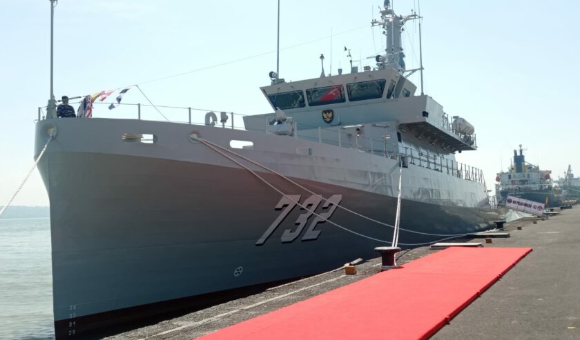 Kapal pemburu ranjau baru yang telah diresmikan oleh Laksamana TNI Muhammad Ali Kepala Staf Angkatan Laut (KSAL) di Dermaga Madura Ujung Koarmada II, Senin (14/8/2022). Foto: Risky suarasurabaya.net